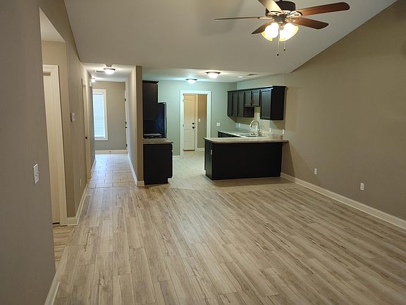 2nd image of 6048 Lauren Ln