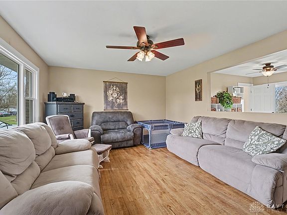 3rd image of 4119 Southwest Cir