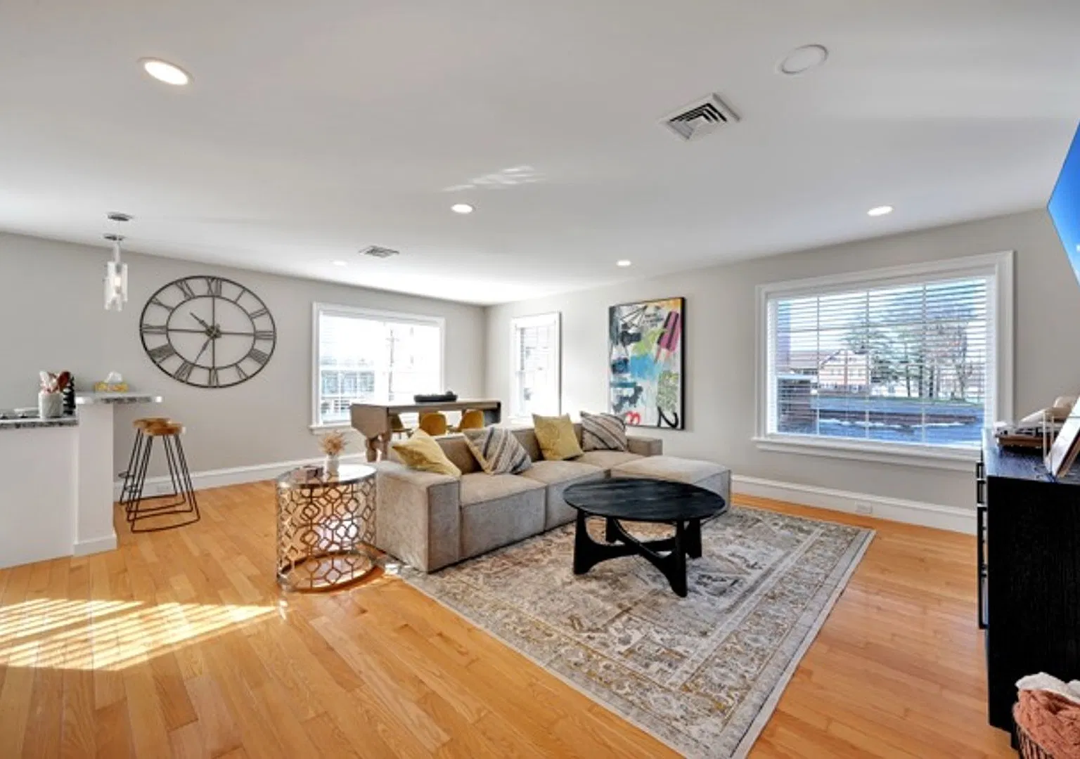 Updated 3 Bed 2 Bath Home In Lititz — Photo 4