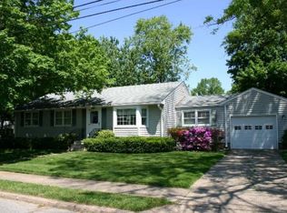 12 James Pl, Hamilton Square, NJ 08690