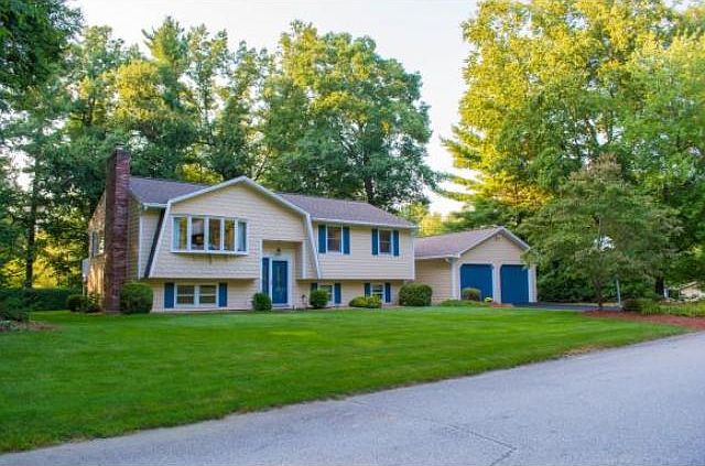 1st image of 12 Parkhurst Dr