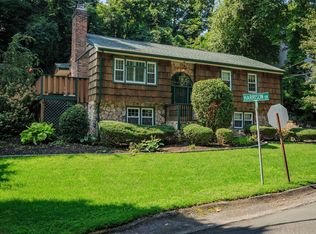 359 Jefferson St, Centerport, NY 11721