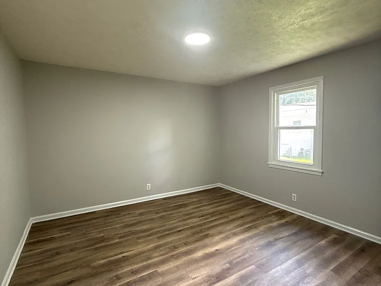 916 Monroe Ave #1 — Photo 7