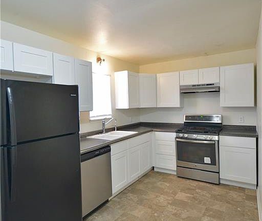 4th image of 1306 West Ln