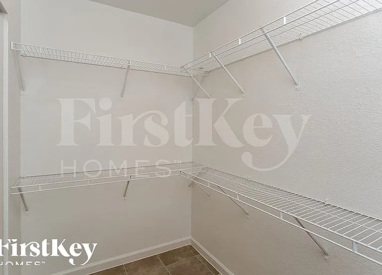 1118 Sport Of Kings Ave — Photo 9