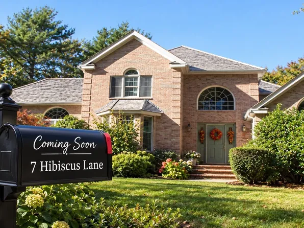 7 Hibiscus Ln, Plymouth, MA 02360