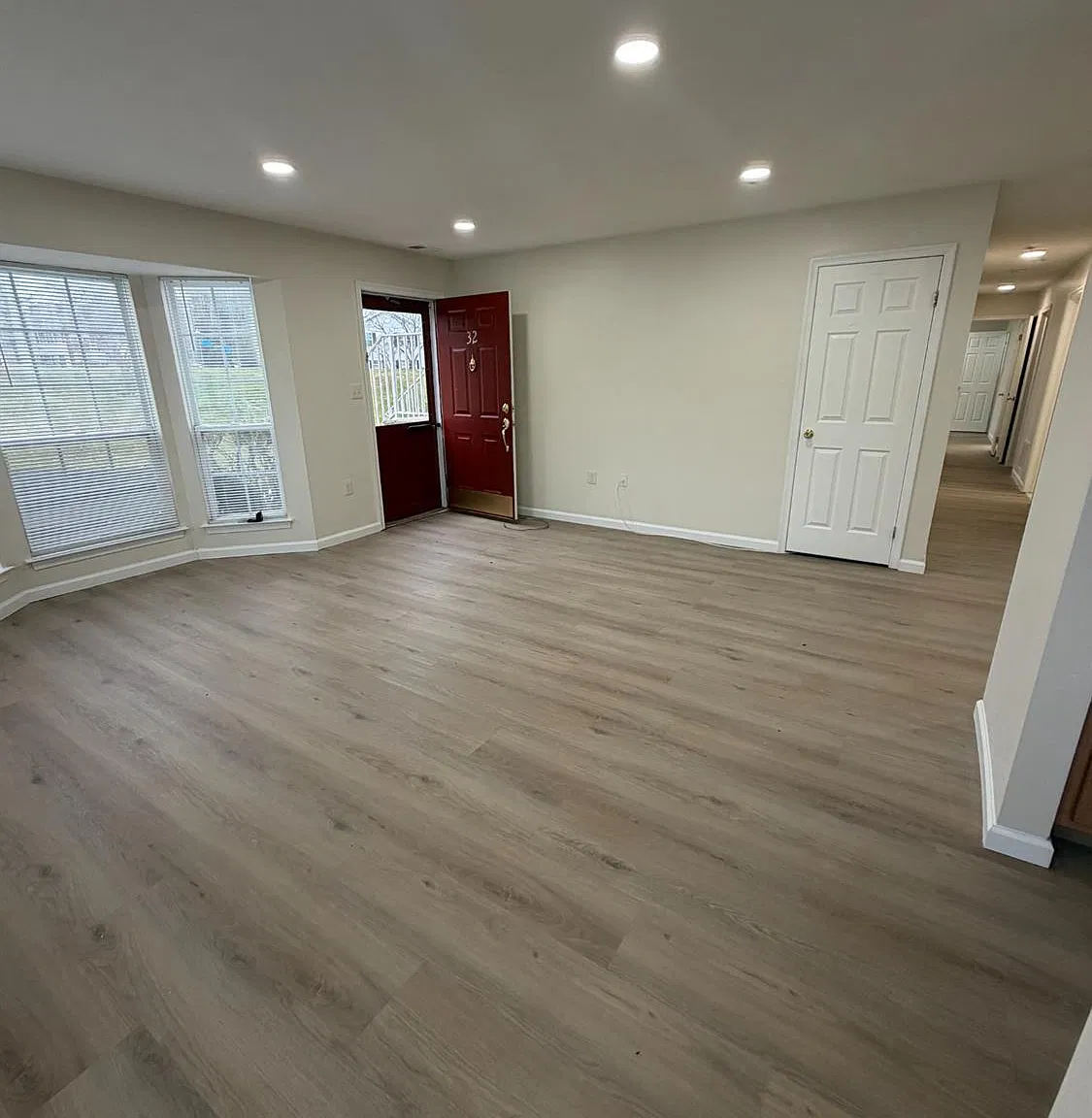 3 bed, 2.0 bath, 1489 sqft, $2,900 — Photo 4