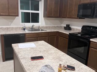 251 Slate Ridge Dr, Barberton, OH 44203