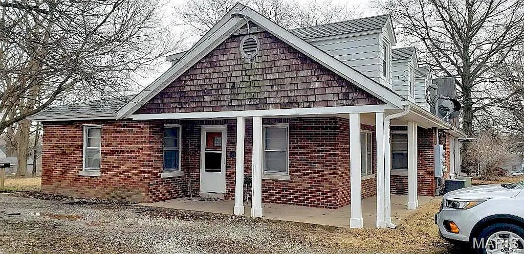 2 bed, 1.0 bath, 890 sqft, $1,150 — Photo 3