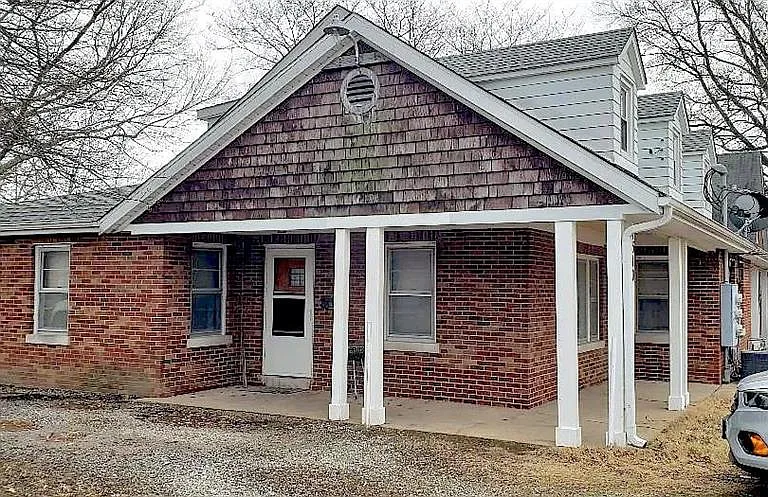1308 Caseyville Ave — Photo 3
