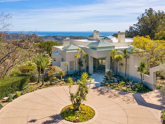 3rd image of 915 Park Ln