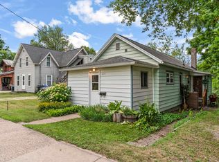 215 N Division St, Waupaca, WI 54981