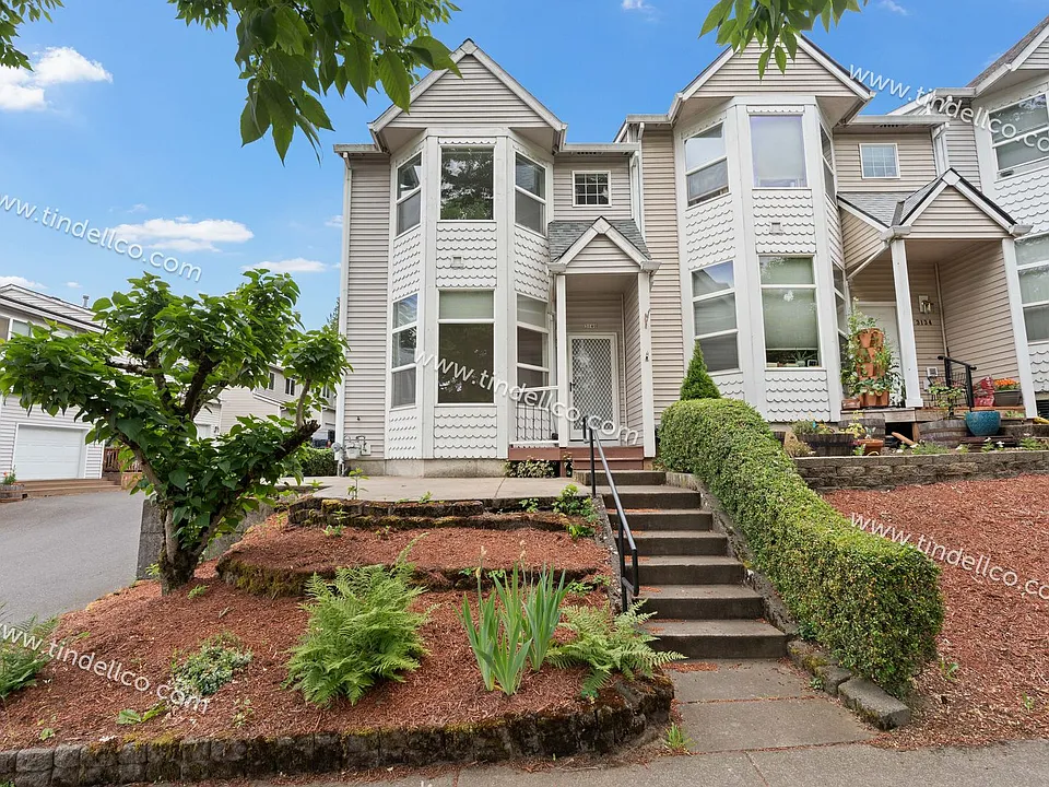 3140 NE 103rd Pl