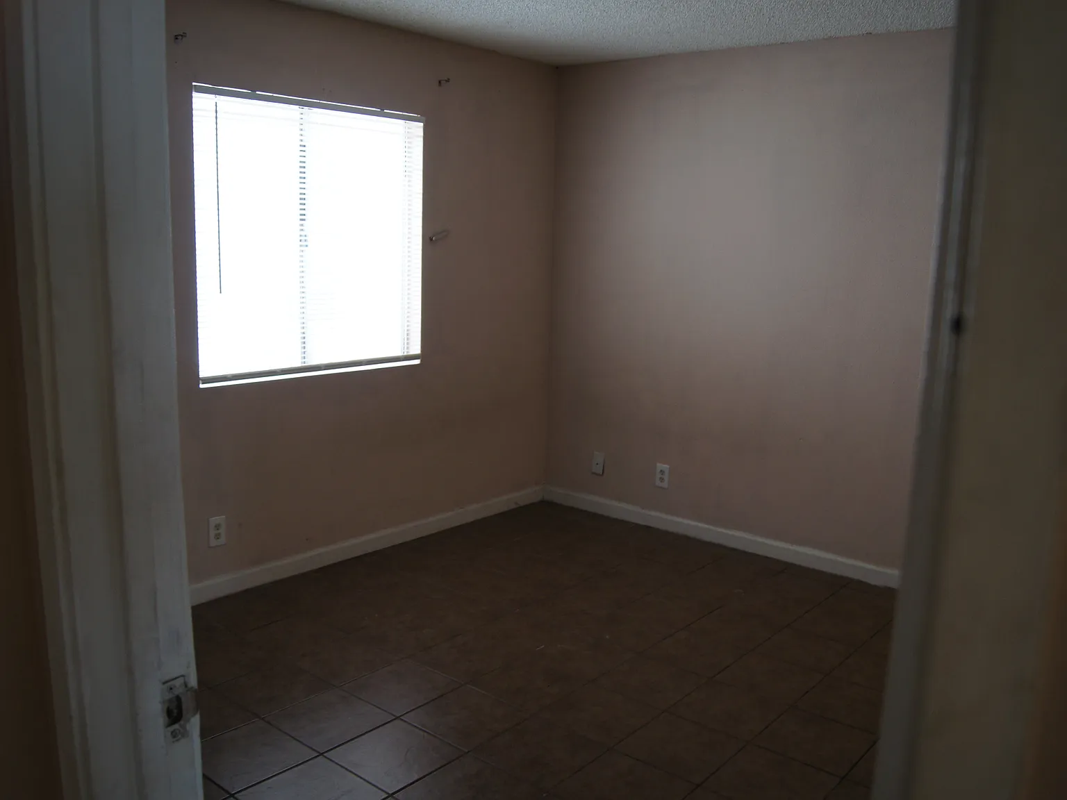 2 bed, 968 sqft, $1,150 — Photo 3