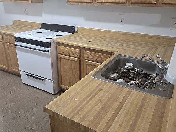 2nd image of 3601 N 21st St Floor 1