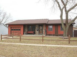 4518 Twin Pine Dr NE, Cedar Rapids, IA 52402