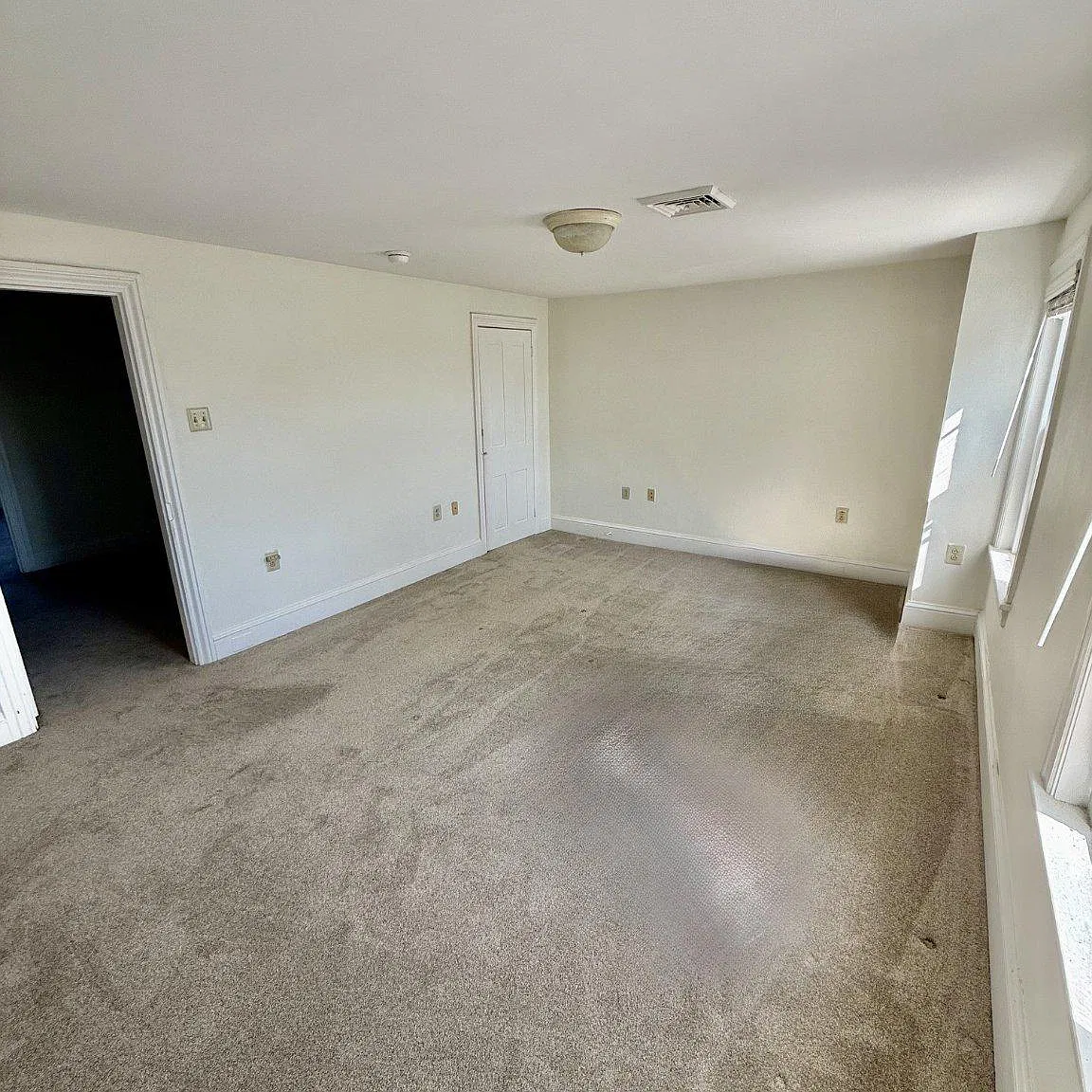 2 bed, 1.5 bath, 1200 sqft, $2,500 — Photo 3