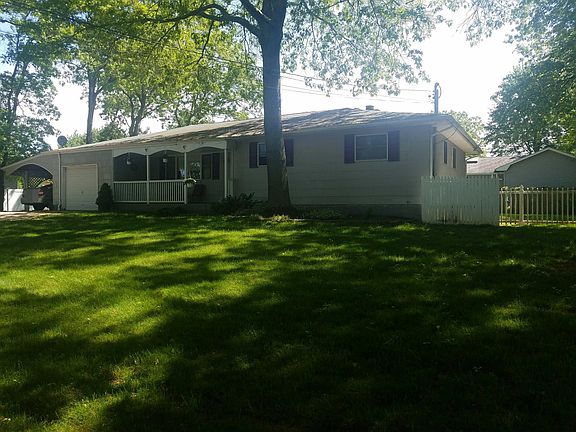 4th image of 27 Forest Ave