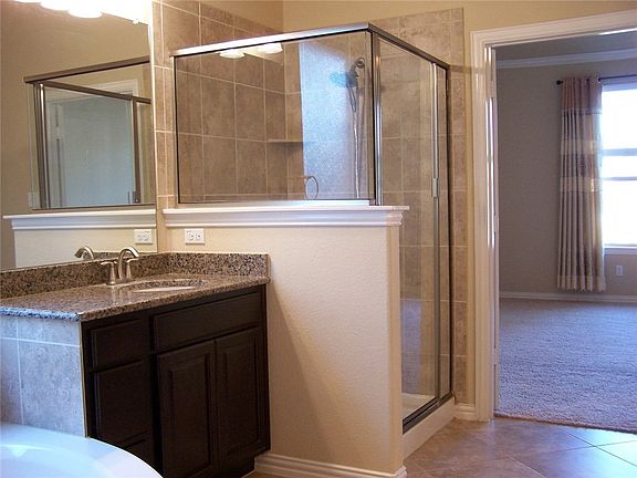 4th image of 506 Walsh Hill Trl