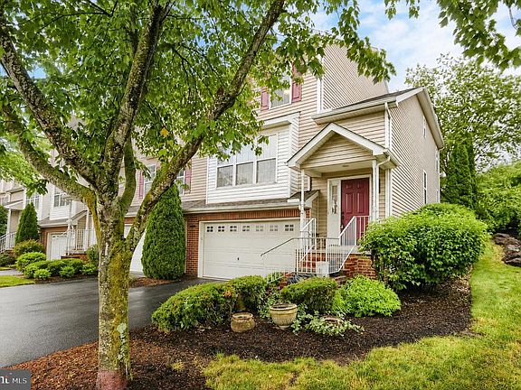 2nd image of 1199 Cross Creek Dr