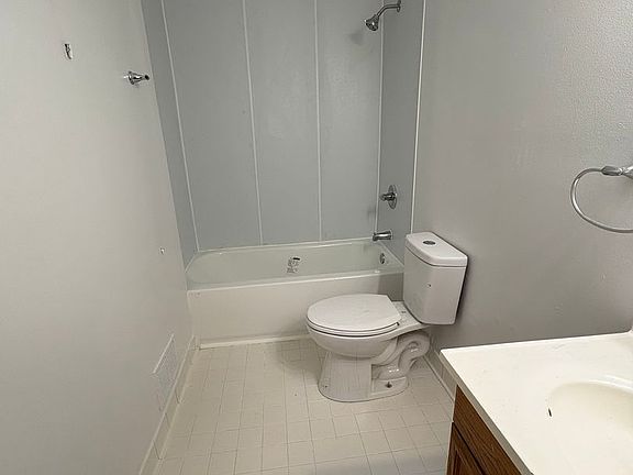 5th image of 314 Pearl St #2067