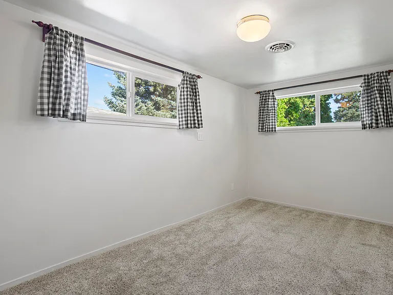 680 Borah Ave — Photo 30