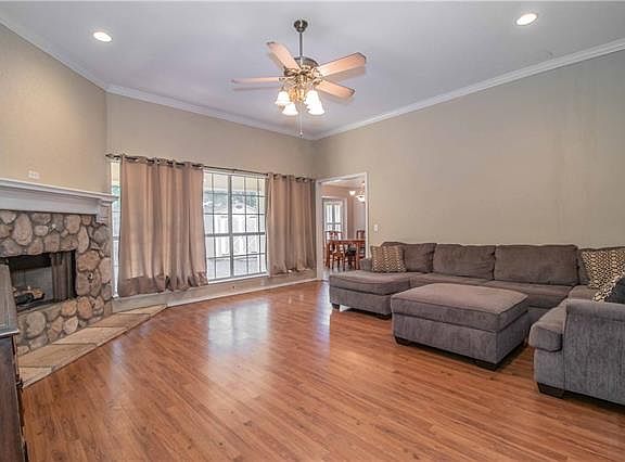 5th image of 5127 Red River Dr