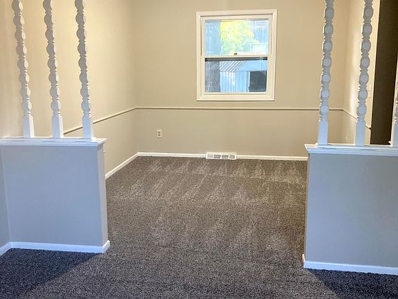 4th image of 2204 Camelot Ct