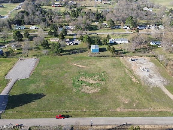 3rd image of 5105 Country Aire Loop