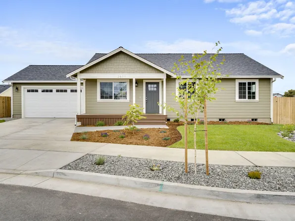 2611 Avelar Ct, McKinleyville, CA 95519