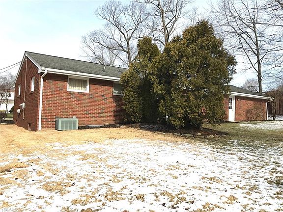 3rd image of 2865 Coblentz Dr