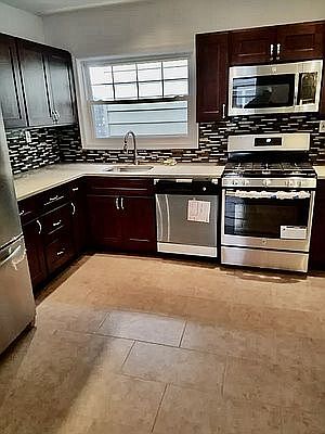 3rd image of 649 E 88th St Floor 2