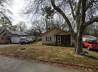 128 Hill St, Wellford, SC 29385