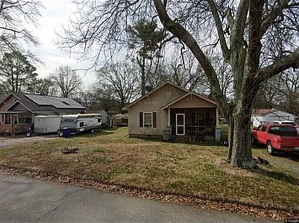 128 Hill St, Wellford, SC 29385