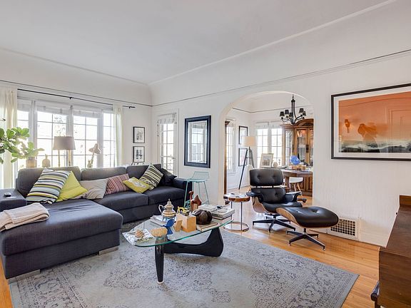 3rd image of 650 S La Jolla Ave #652
