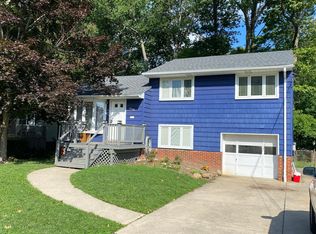 11206 Stoneham Rd, Parma Heights, OH 44130