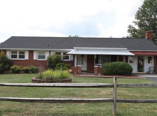 1534 Shamrock St NW, Roanoke, VA