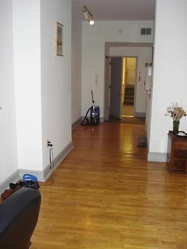 1715 Spring Garden St #2R Photo 1 1715 Spring Garden St #2R Photo 1