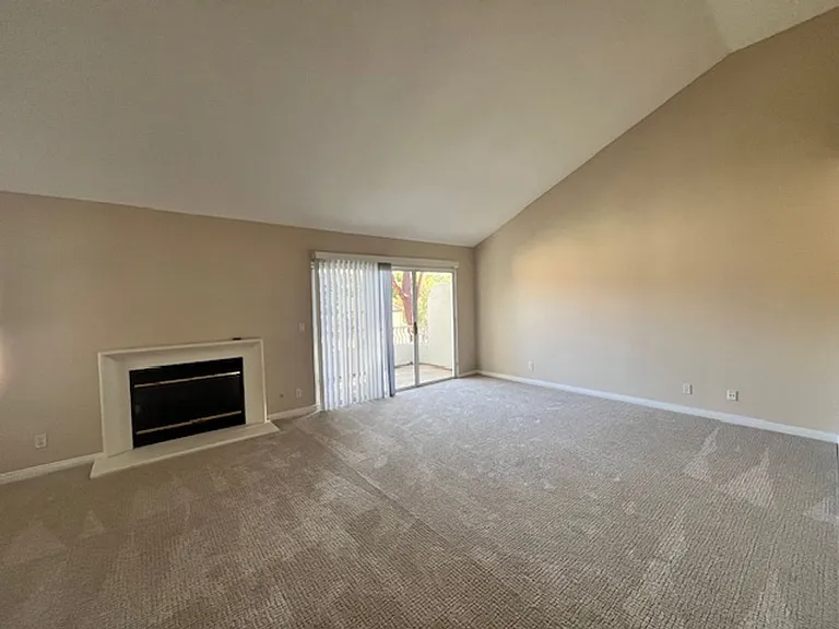 16 Brigmore Aisle — Photo 20