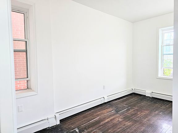 5th image of 743 40th St #1R