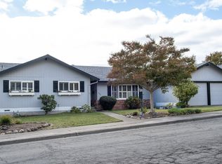 2209 Hillside Dr, Santa Rosa, CA 95404