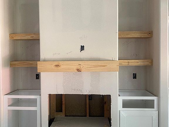 4th image of 630 Charter St