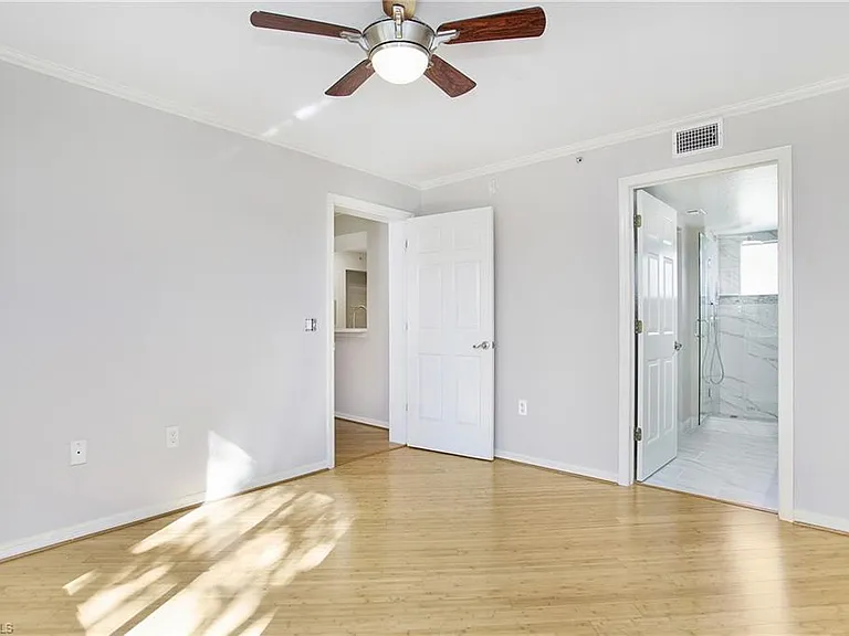 8271 Key Royal Cir #924 — Photo 16