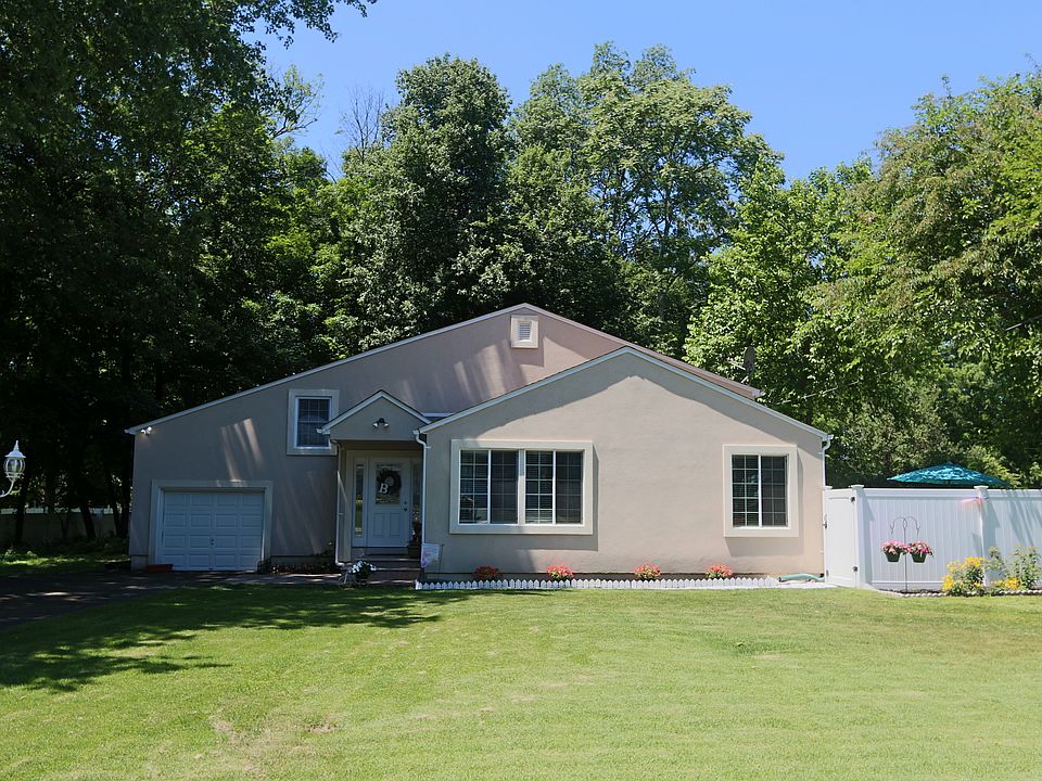 1st image of 3739 Briarhill St