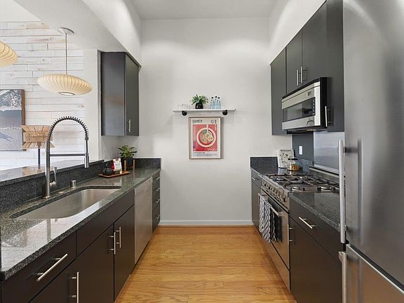 4th image of 1066 41st Ave Unit A303
