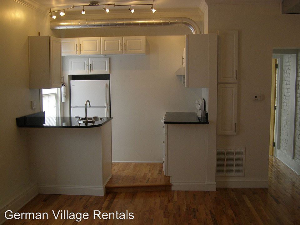 2nd image of 817 1/2 S Front St