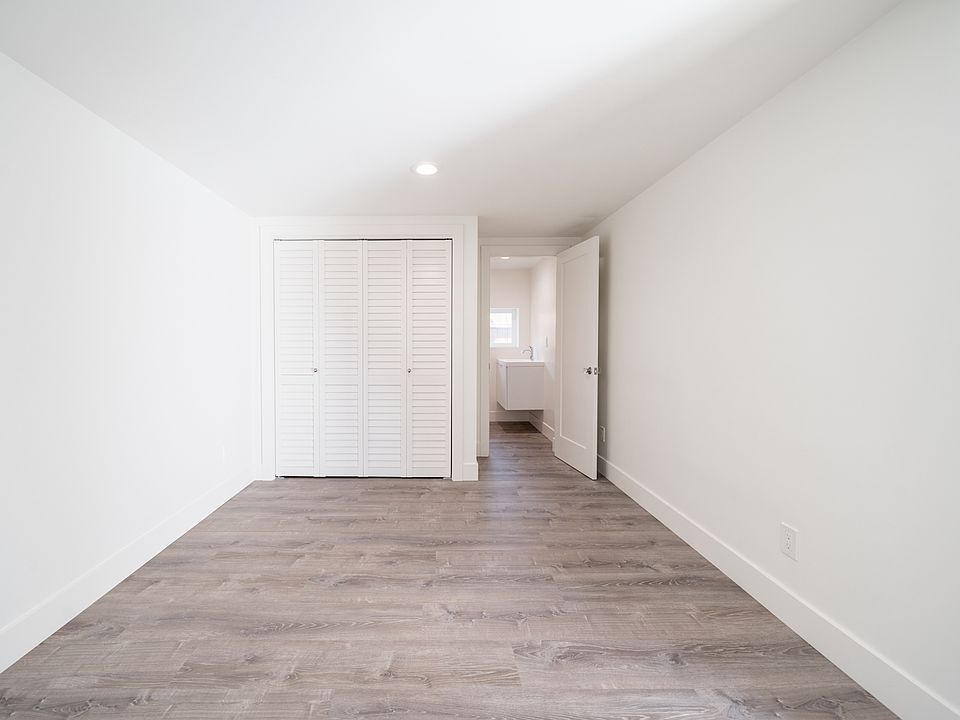 1st image of 1328 33rd St #1