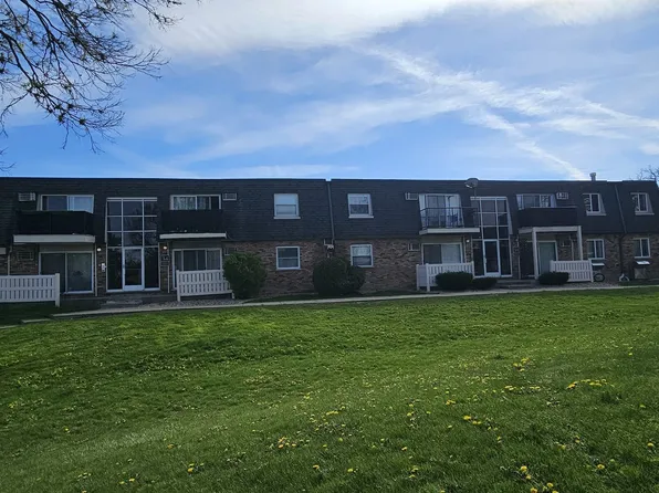 9958 S 84th Ter APT 206, Palos Hills, IL 60465