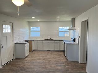 226 E 16th St #A, Mounds, OK 74047