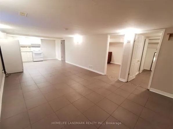 727 Hewson Dr, Pickering, ON L1W 1T6